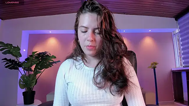 Snapshot of Lyssa_Muller chatting on February 19, 11:49 am Lyssa Muller online show from February 19, 11:49 am