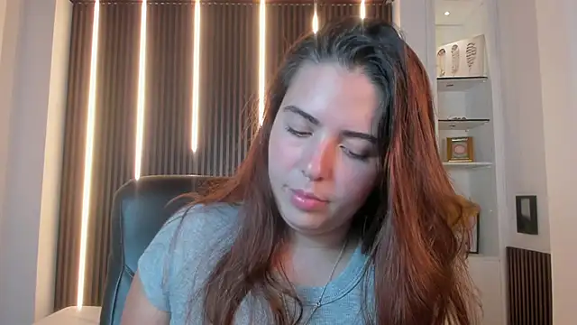 Snapshot of Lyssa_Muller chatting on October 27, 7:18 pm Lyssa Muller online show from October 27, 7:18 pm