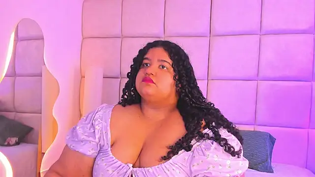 Snapshot of Miley_Collins chatting on November 11, 7:58 pm Miley Collins online show from November 11, 7:58 pm