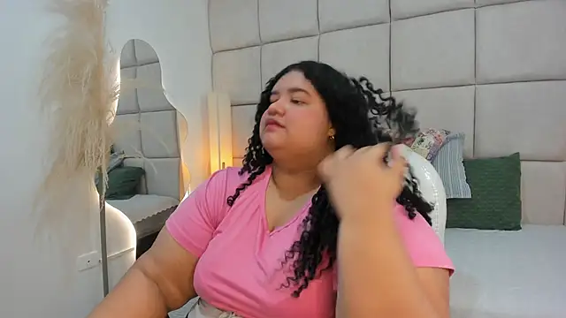 Snapshot of Miley_Collins chatting on December 3, 7:56 pm Miley Collins online show from December 3, 7:56 pm