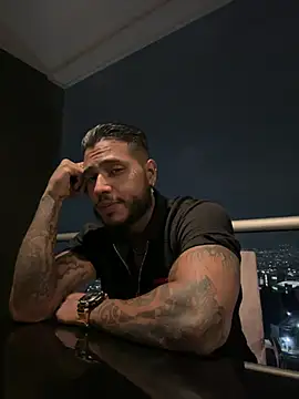 Snapshot of Exotic_tatto27121 chatting on February 9, 12:49 am Exotic tatto27121 online show from February 9, 12:49 am