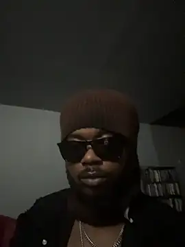 Snapshot of SluttyLyfe4L chatting on June 15, 2:36 am SluttyLyfe4L online show from June 15, 2:36 am