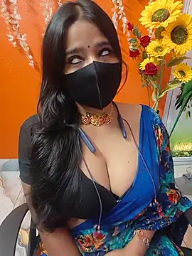 Snapshot of Sony-Model chatting on May 17, 9:28 am Sony-Model online show from May 17, 9:28 am