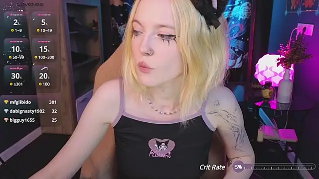 Snapshot of Crackling_Tatii chatting on December 6, 12:12 am Crackling Tatii online show from December 6, 12:12 am