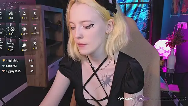 Snapshot of Crackling_Tatii chatting on December 6, 3:19 am Crackling Tatii online show from December 6, 3:19 am