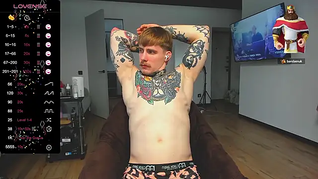 Snapshot of white_King9999 chatting on December 6, 8:37 am white King9999 online show from December 6, 8:37 am