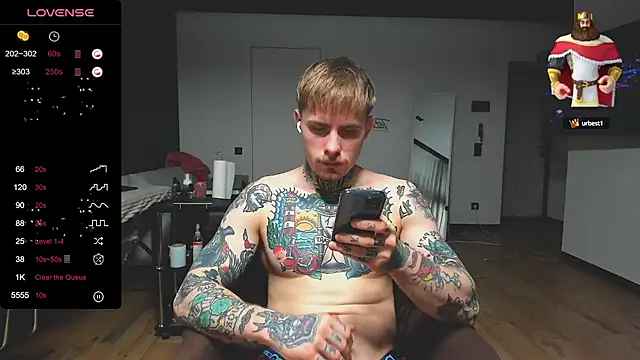 Snapshot of white_King9999 chatting on January 31, 4:36 am white King9999 online show from January 31, 4:36 am