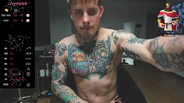 Snapshot of white_King9999 chatting on February 6, 3:31 pm white King9999 online show from February 6, 3:31 pm