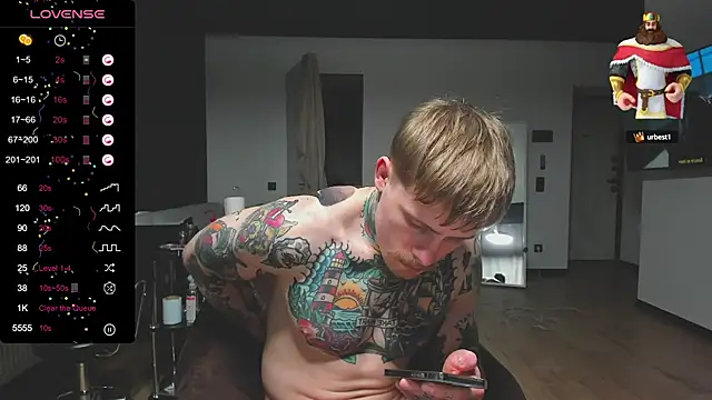 Snapshot of white_King9999 chatting on February 6, 6:35 pm white King9999 online show from February 6, 6:35 pm