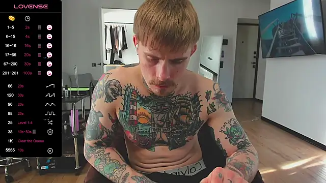 Snapshot of white_King9999 chatting on February 13, 11:50 am white King9999 online show from February 13, 11:50 am