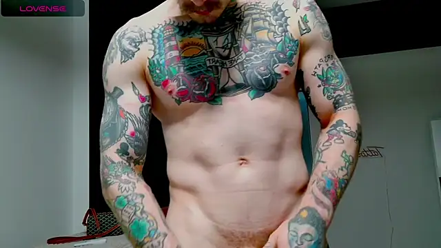 Snapshot of white_King9999 chatting on October 25, 12:23 pm white King9999 online show from October 25, 12:23 pm