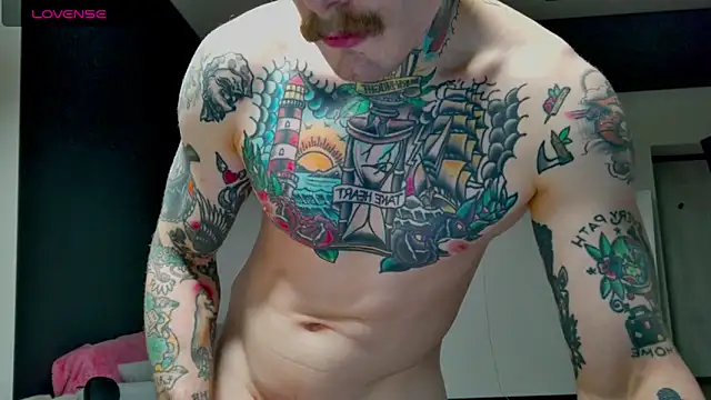 Snapshot of white_King9999 chatting on November 13, 3:55 pm white King9999 online show from November 13, 3:55 pm