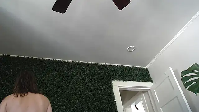 Snapshot of MistressKatie13xxx chatting on December 31, 5:33 am MistressKatie13xxx online show from December 31, 5:33 am