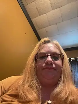 CherishWilliams online show from April 18, 10:21 pm