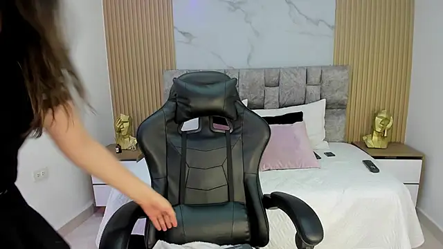 Khalifa fletcher online show from January 23, 8:35 pm