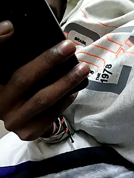 Snapshot of devilsam3327 chatting on December 19, 4:36 pm devilsam3327 online show from December 19, 4:36 pm