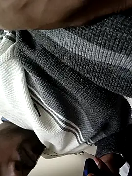 Snapshot of devilsam3327 chatting on December 22, 4:48 pm devilsam3327 online show from December 22, 4:48 pm