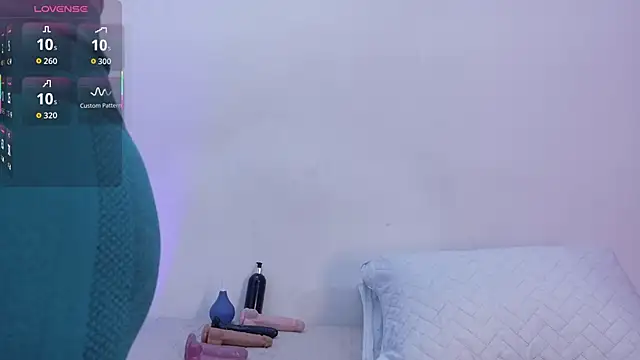 Snapshot of petitelittleebony chatting on November 9, 12:14 pm petitelittleebony online show from November 9, 12:14 pm