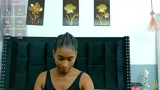 Snapshot of petitelittleebony chatting on May 29, 2:42 am petitelittleebony online show from May 29, 2:42 am