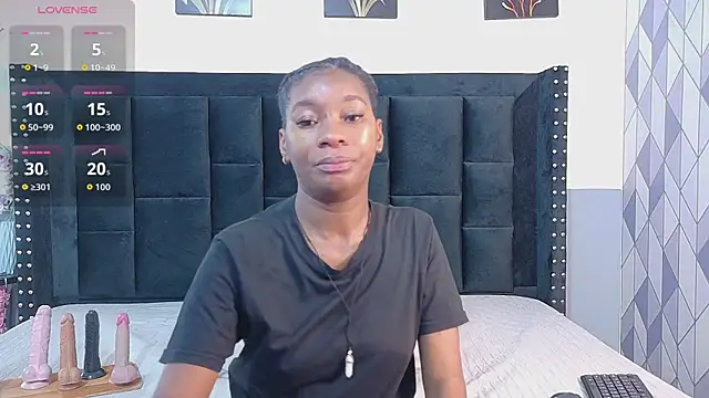 Snapshot of petitelittleebony chatting on July 16, 2:28 am petitelittleebony online show from July 16, 2:28 am