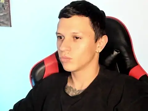 Snapshot of goodboy69l chatting on February 26, 12:20 am goodboy69l online show from February 26, 12:20 am