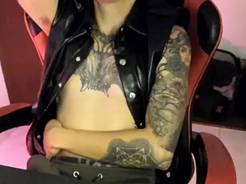 Snapshot of goodboy69l chatting on March 8, 1:25 am goodboy69l online show from March 8, 1:25 am