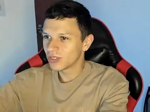 Snapshot of goodboy69l chatting on May 10, 3:06 pm goodboy69l online show from May 10, 3:06 pm