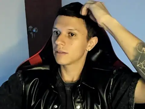 Snapshot of goodboy69l chatting on May 15, 3:57 am goodboy69l online show from May 15, 3:57 am