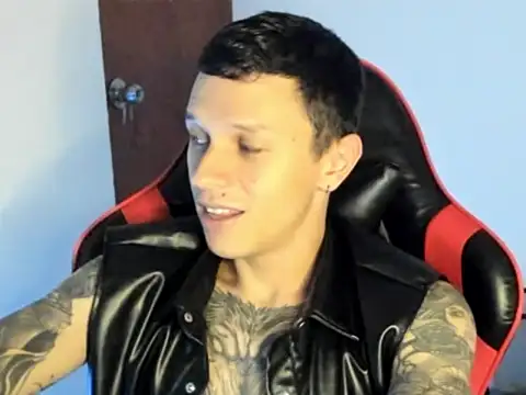 Snapshot of goodboy69l chatting on May 16, 5:34 pm goodboy69l online show from May 16, 5:34 pm