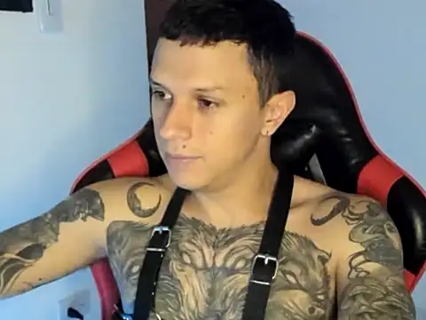 Snapshot of goodboy69l chatting on June 11, 3:32 pm goodboy69l online show from June 11, 3:32 pm