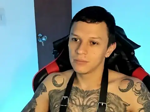 Snapshot of goodboy69l chatting on June 28, 1:06 pm goodboy69l online show from June 28, 1:06 pm