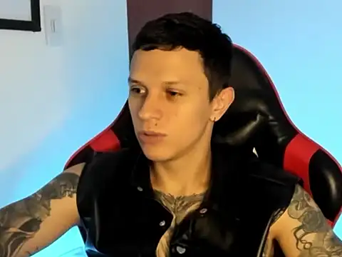 Snapshot of goodboy69l chatting on July 2, 4:24 pm goodboy69l online show from July 2, 4:24 pm