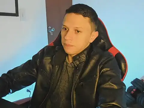 Snapshot of goodboy69l chatting on July 16, 2:56 pm goodboy69l online show from July 16, 2:56 pm