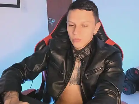 Snapshot of goodboy69l chatting on July 22, 11:07 pm goodboy69l online show from July 22, 11:07 pm