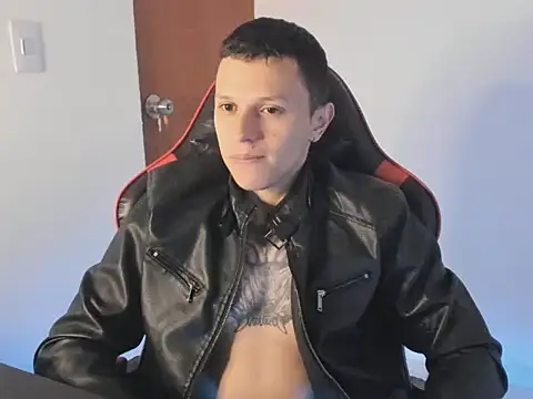Snapshot of goodboy69l chatting on July 29, 2:37 pm goodboy69l online show from July 29, 2:37 pm