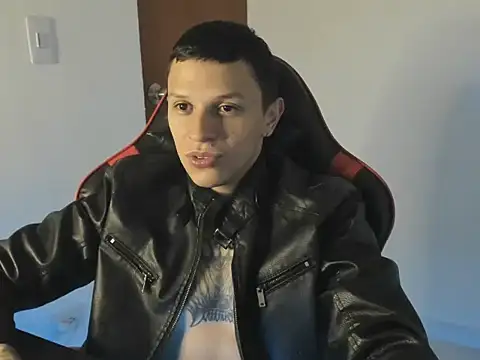 Snapshot of goodboy69l chatting on July 31, 11:37 pm goodboy69l online show from July 31, 11:37 pm