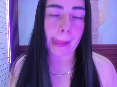 Snapshot of missexy303av chatting on December 16, 6:02 pm missexy303av online show from December 16, 6:02 pm