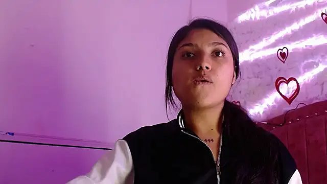 SarahStones online show from March 9, 4:49 am