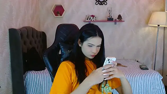 Snapshot of andy_bell_x chatting on October 20, 6:03 am andy bell x online show from October 20, 6:03 am