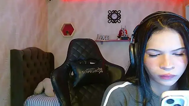 Snapshot of andy_bell_x chatting on October 24, 6:54 am andy bell x online show from October 24, 6:54 am