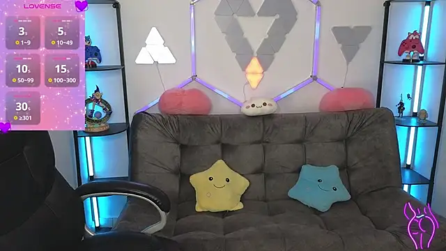 littlevixen18 online show from December 20, 10:11 pm