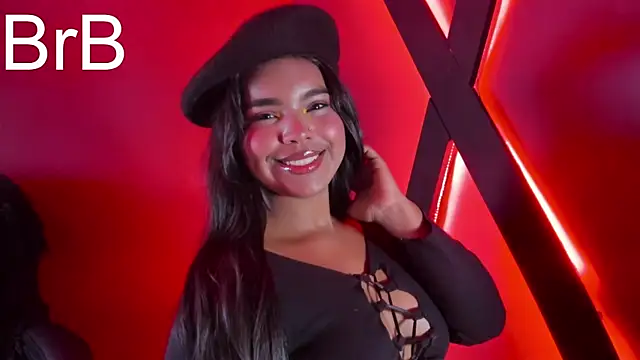Snapshot of zoe_roux21 chatting on October 4, 9:46 pm zoe roux21 online show from October 4, 9:46 pm
