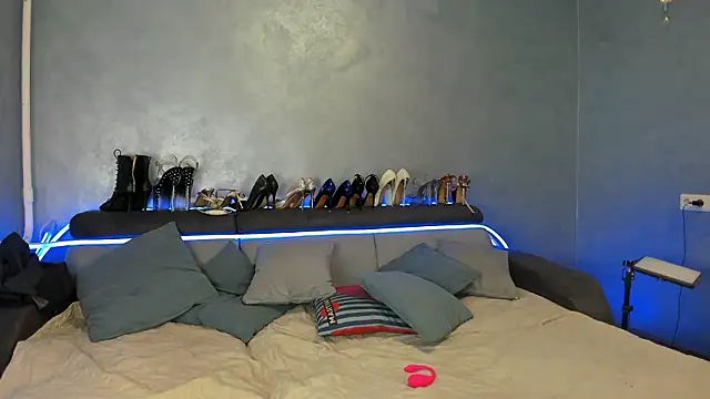 Snapshot of SEXDream777 chatting on February 9, 4:22 pm SEXDream777 online show from February 9, 4:22 pm