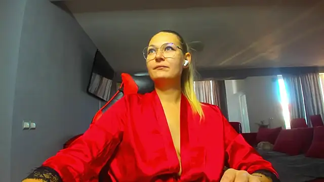 sugar mayy online show from October 20, 8:15 am