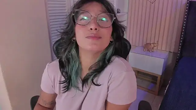 Snapshot of Yazmin_rouse chatting on March 6, 4:38 pm Yazmin rouse online show from March 6, 4:38 pm