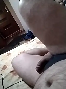 nudistu021 online show from December 17, 4:35 pm