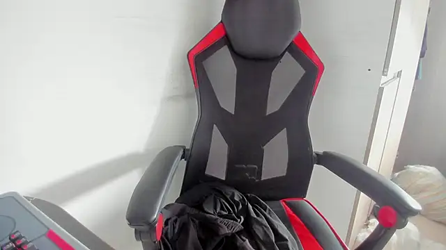 AndresChuboi online show from February 8, 2:20 pm