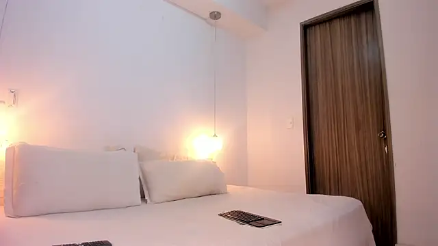Snapshot of Mariana_Synn chatting on July 25, 1:25 am Mariana Synn online show from July 25, 1:25 am