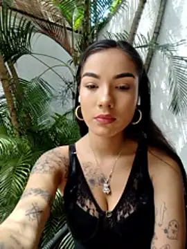 Snapshot of scarlet_castro chatting on November 25, 4:07 pm scarlet castro online show from November 25, 4:07 pm