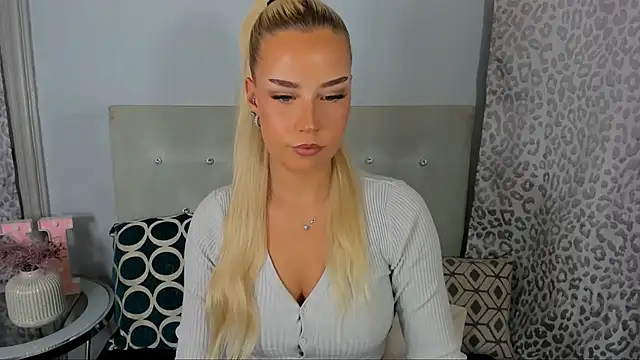 Snapshot of KristyHoney chatting on May 19, 3:07 pm KristyHoney online show from May 19, 3:07 pm